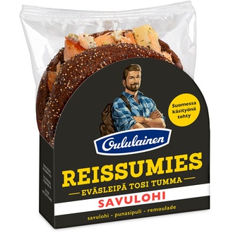 Oululainen Reissumies Eväsleipä Tosi Tumma Savulohi 130g, täytetty täysjyväruisleipä lohi-punasipuli-remoulade